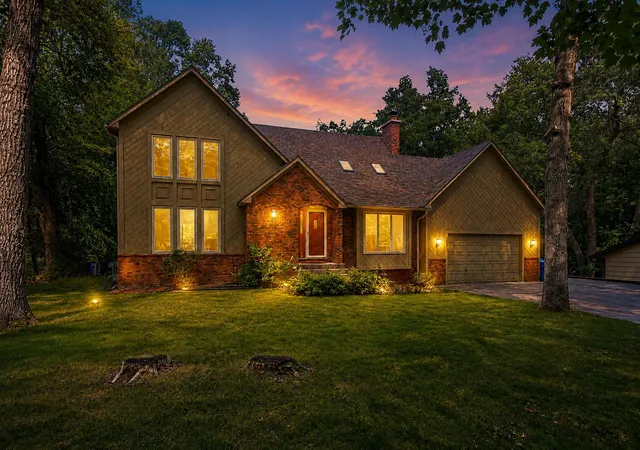 1st image of 867 Lois Ln, Circle Pines, MN 55014 | MLS# 7118104