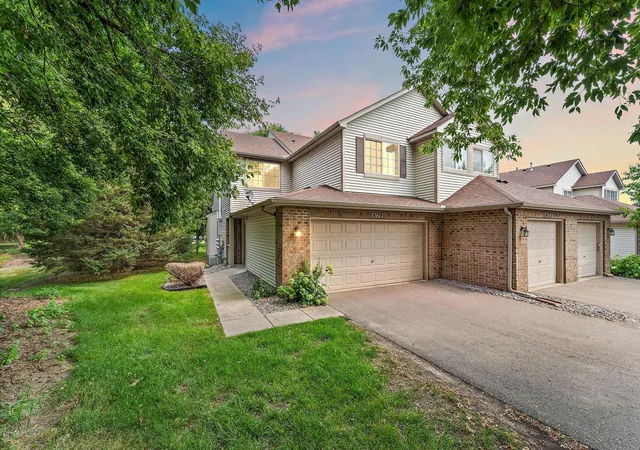 1st image of 4179 Running Brook Rd, Saint Paul, MN 55122 | MLS# 7118110