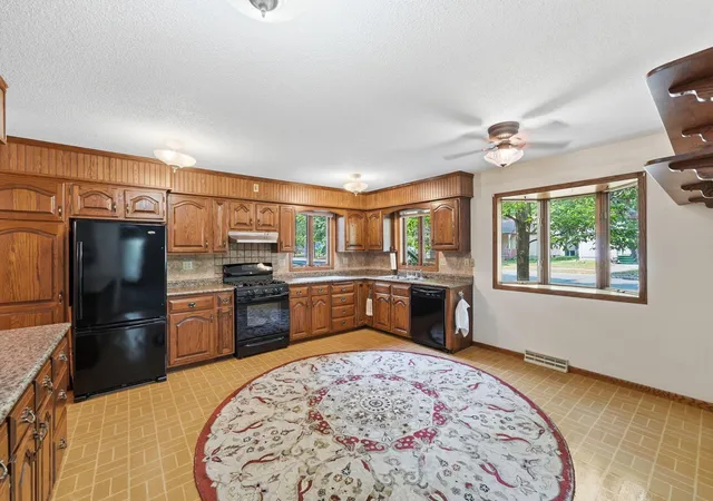 Photo 4 of Single family home for sale at 24 21st Avenue S, Saint Cloud, MN 56301 | MLS# 7118116 | Listing updated on 2026-10-31