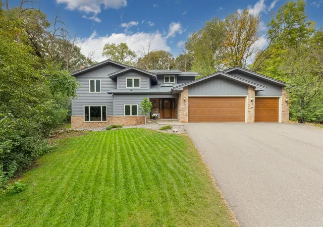 Photo 1 of Single family home for sale at 3200 Hazelwood W, Wayzata, MN 55391 | MLS# 7118163 | Listing updated on 2026-10-12