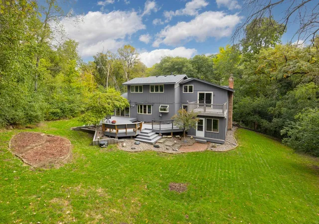 Photo 2 of Single family home for sale at 3200 Hazelwood W, Wayzata, MN 55391 | MLS# 7118163 | Listing updated on 2026-10-12