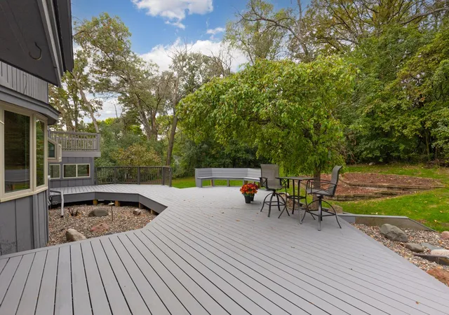 Photo 3 of Single family home for sale at 3200 Hazelwood W, Wayzata, MN 55391 | MLS# 7118163 | Listing updated on 2026-10-08