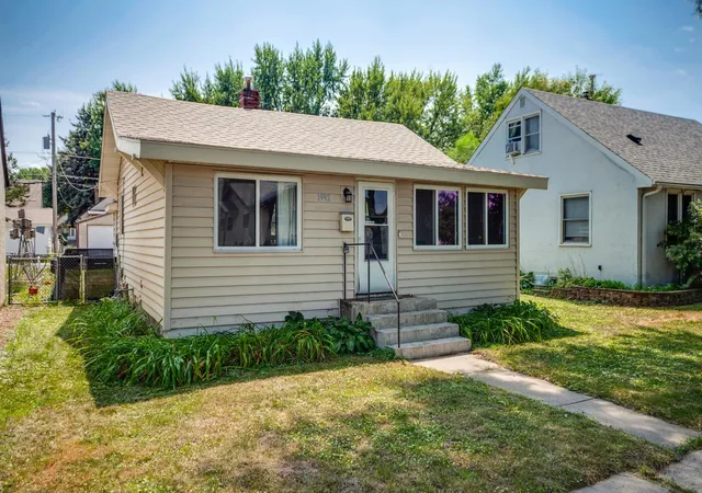1st image of 1992 Clear Ave, Saint Paul, MN 55119 | MLS# 7118167