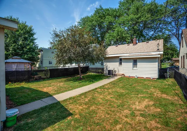 24th image of 1992 Clear Ave, Saint Paul, MN 55119 | MLS# 7118167
