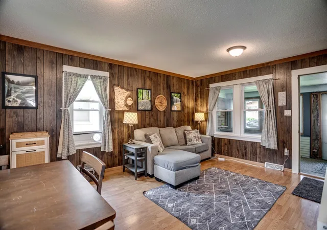 Photo 3 of Single family home for sale at 1992 Clear Ave, Saint Paul, MN 55119 | MLS# 7118167 | Listing updated on 2026-08-31