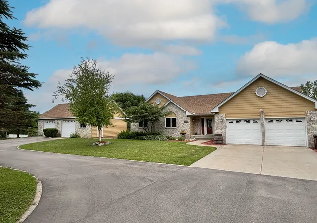 2nd image of 7645 84th Ave N, Rockford, MN 55373 | MLS# 7118212