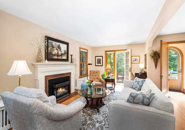 Photo 3 of Sale Pending at 2909 Greysolon Rd, Duluth, MN 55812 | MLS# 7118281 | Listing updated on 2026-09-22
