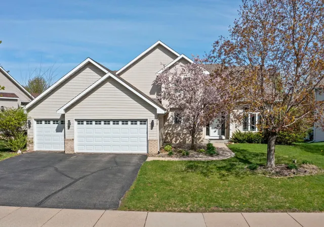 3rd image of 1672 Windsor Dr S, Shakopee, MN 55379 | MLS# 7118282