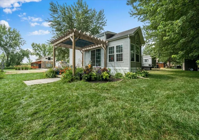 1st image of 21653 21657 Finch Loop, Osakis, MN 56360 | MLS# 7118317