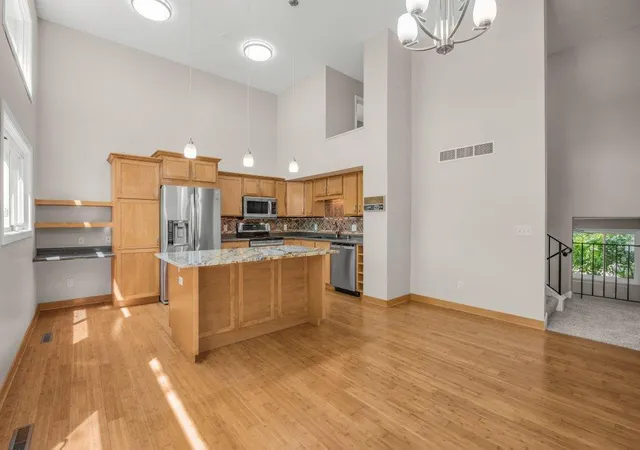 Photo 4 of Single family home for sale at 1005 W 105th Street, Minneapolis, MN 55431 | MLS# 7118322 | Listing updated on 2026-09-17