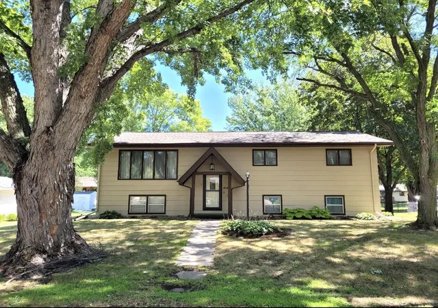 Photo 1 of Single family home for sale at 1646 N 5th Street, Montevideo, MN 56265 | MLS# 7118329 | Listing updated on 2026-08-01