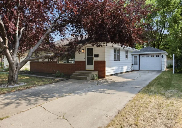 1st image of 1208 18th St S, Moorhead, MN 56560 | MLS# 7118334