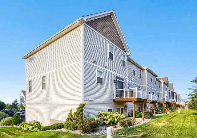 3rd image of 1668 Windigo Ln, Shakopee, MN 55379 | MLS# 7118361