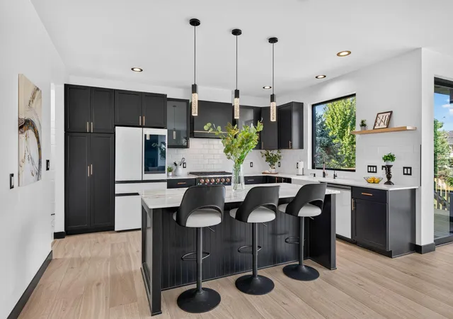 Photo 1 of Single family home for sale at 9140 Heritage Wy, Woodbury, MN 55125 | MLS# 7118384 | Listing updated on 2026-10-27