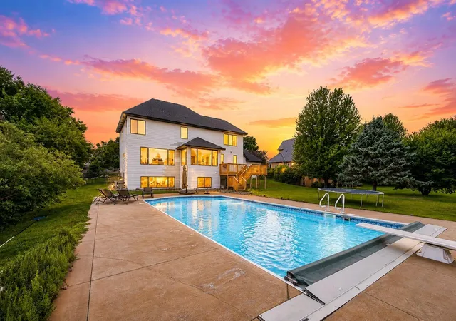 Photo 2 of Single family home for sale at 9140 Heritage Wy, Woodbury, MN 55125 | MLS# 7118384 | Listing updated on 2026-10-09