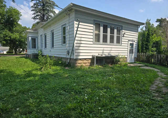 2nd image of 316 E 2nd St, Fairmont, MN 56031 | MLS# 7118387