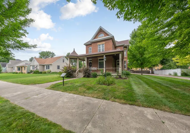 Photo 2 of Single family home for sale at 322 Wheeler Ave, North Mankato, MN 56003 | MLS# 7118389 | Listing updated on 2026-07-30