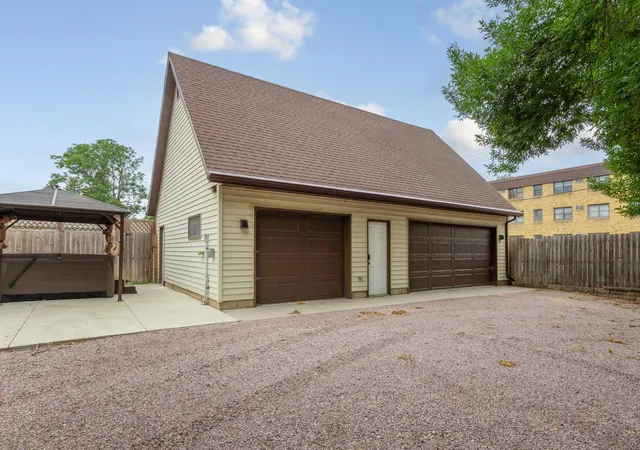 Photo 4 of Single family home for sale at 322 Wheeler Ave, North Mankato, MN 56003 | MLS# 7118389 | Listing updated on 2026-07-30