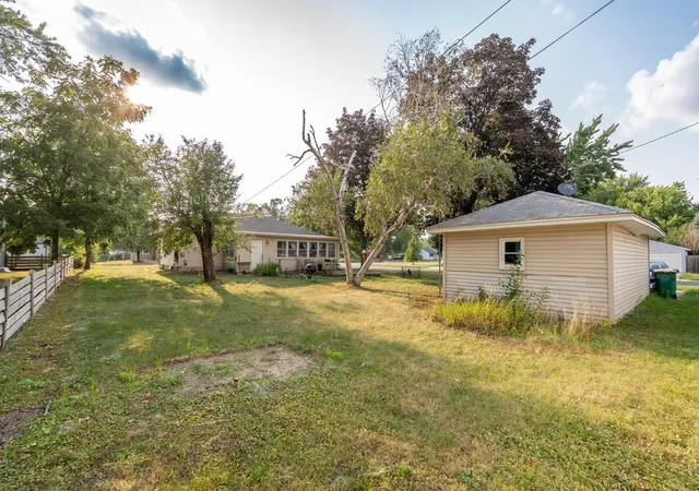 Photo 14 of Single family home for sale at 8501 Nicollet Ave S, Minneapolis, MN 55420 | MLS# 7118409 | Listing updated on 2026-08-11