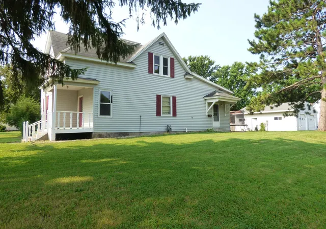 2nd image of 2 S Maple Ave, Le Center, MN 56057 | MLS# 7118417