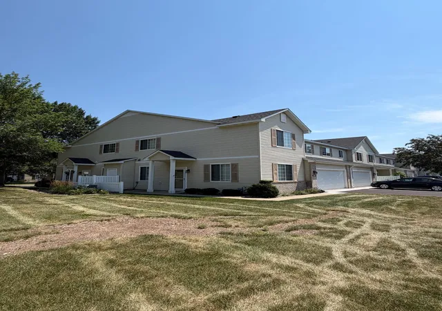 3rd image of 535 Tamarack Trl #1104, Farmington, MN 55024 | MLS# 7118420