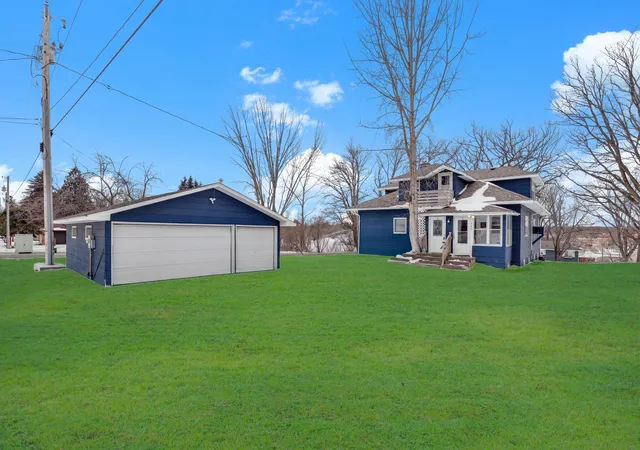 1st image of 345 2nd Ave Sw, Milaca, MN 56353 | MLS# 7118423