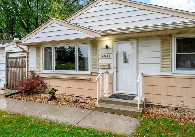 Photo 3 of Single family home for sale at 2206 W 89th Street, Minneapolis, MN 55431 | MLS# 7118431 | Listing updated on 2026-10-19