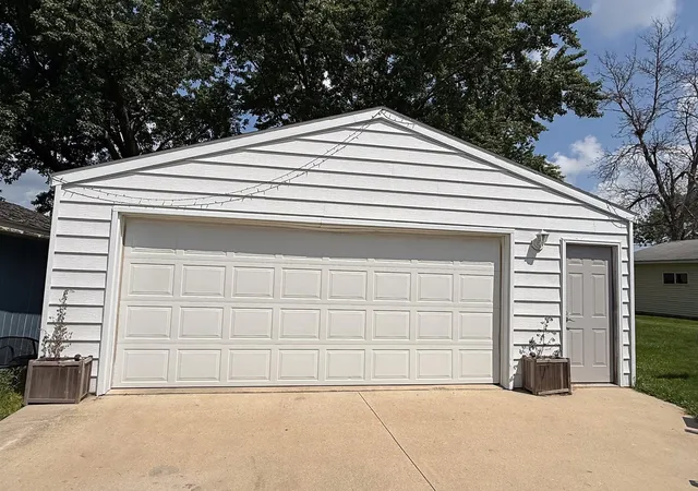 2nd image of 1911 4th Ave Ne, Austin, MN 55912 | MLS# 7118434