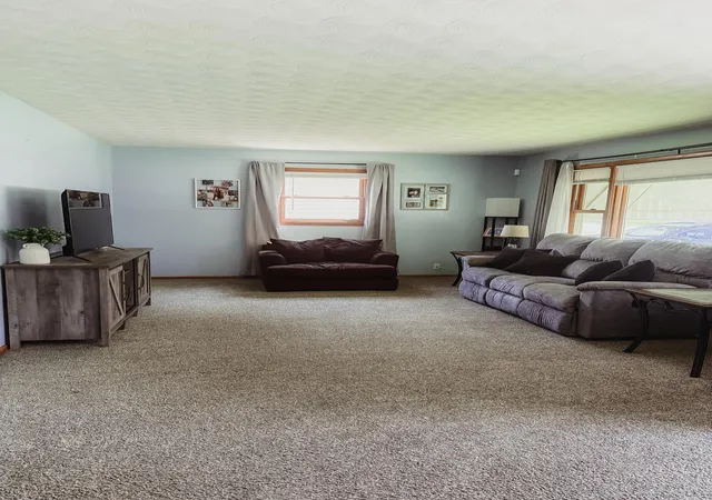 Photo 3 of Single family home for sale at 1911 4th Avenue Ne, Austin, MN 55912 | MLS# 7118434 | Listing updated on 2026-08-01