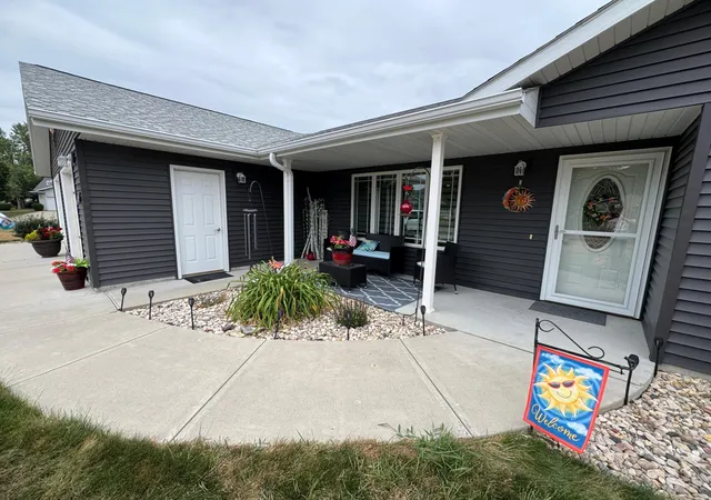 2nd image of 326 Rock River Dr, Edgerton, MN 56128 | MLS# 7118435