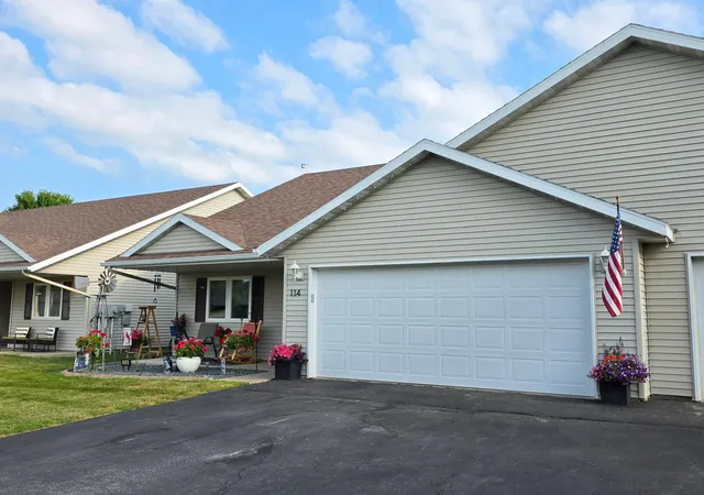 Photo 2 of Single family home for sale at 114 6th Avenue Ne, Elgin, MN 55932 | MLS# 7118441 | Listing updated on 2026-09-02