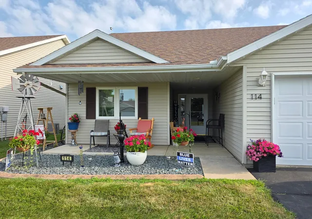 Photo 3 of Single family home for sale at 114 6th Avenue Ne, Elgin, MN 55932 | MLS# 7118441 | Listing updated on 2026-09-02