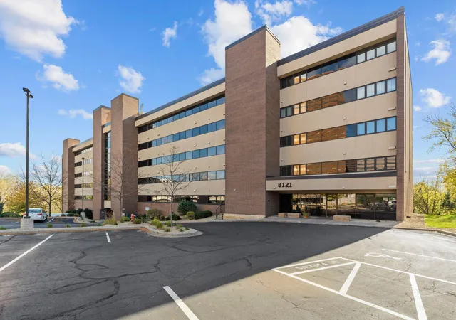 Photo 4 of Condo for sale at 8121 34th Avenue S #303, Bloomington, MN 55425 | MLS# 7118442 | Listing updated on 2026-10-23