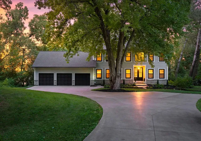 Photo 2 of Single family home for sale at 6524 Aster Cir, Excelsior, MN 55331 | MLS# 7118445 | Listing updated on 2026-10-09