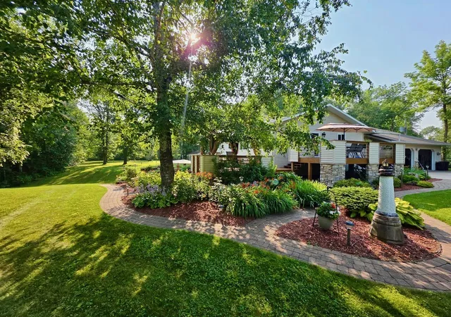 Photo 3 of Single family home for sale at 1872 State Hwy 11 Se, Baudette, MN 56623 | MLS# 7118488 | Listing updated on 2026-08-06