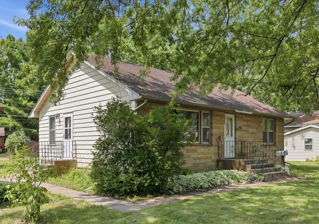 17th image of 527 Morrison St, Mora, MN 55051 | MLS# 7118490