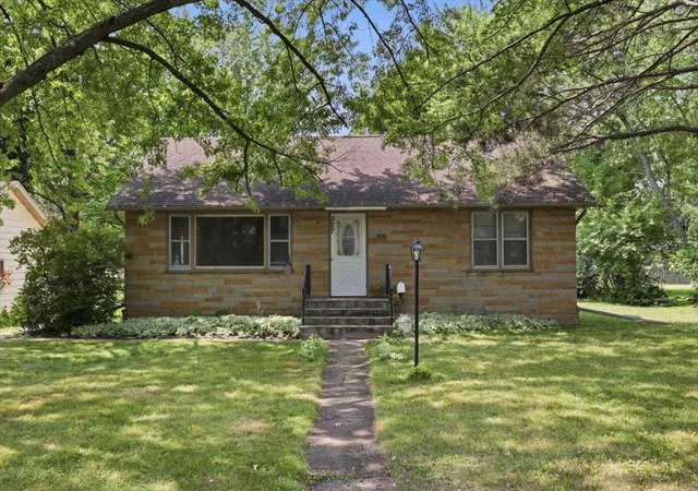 2nd image of 527 Morrison St, Mora, MN 55051 | MLS# 7118490