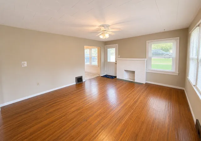 Photo 3 of Single family home for sale at 1916 Albion Ave, Fairmont, MN 56031 | MLS# 7118511 | Listing updated on 2026-07-31