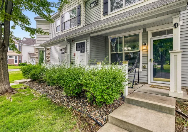 Photo 3 of Single family home for sale at 3033 Chamberlain St N #4, Saint Paul, MN 55109 | MLS# 7118523 | Listing updated on 2026-08-27