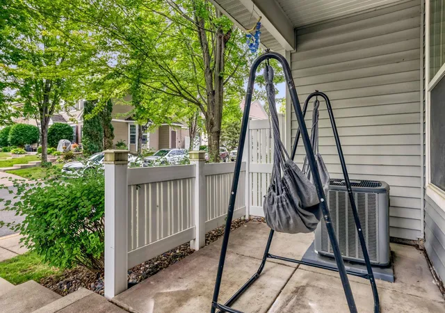 Photo 3 of Single family home for sale at 3033 Chamberlain St N #4, Saint Paul, MN 55109 | MLS# 7118523 | Listing updated on 2026-08-27