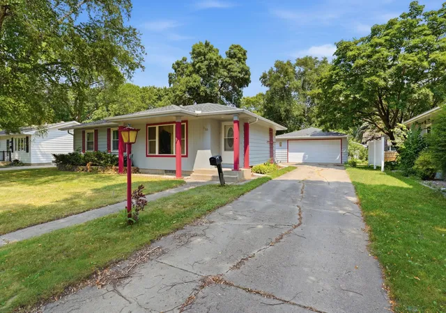 Photo 2 of Single family home for sale at 1120 Quincy Ave, Willmar, MN 56201 | MLS# 7118524 | Listing updated on 2026-09-04