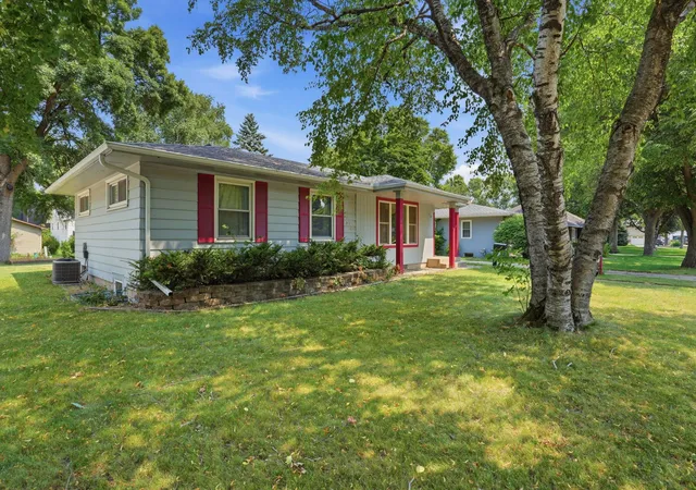 Photo 3 of Single family home for sale at 1120 Quincy Ave, Willmar, MN 56201 | MLS# 7118524 | Listing updated on 2026-09-04