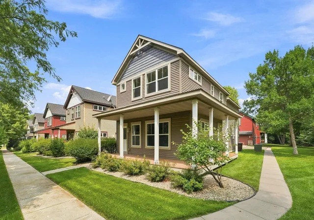 Photo 2 of Single family home for sale at 3012 Cottage Ln N, Saint Paul, MN 55109 | MLS# 7118526 | Listing updated on 2026-09-02