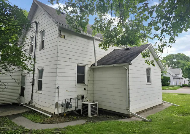 11th image of 1009 11th Ave, Clarkfield, MN 56223 | MLS# 7118538