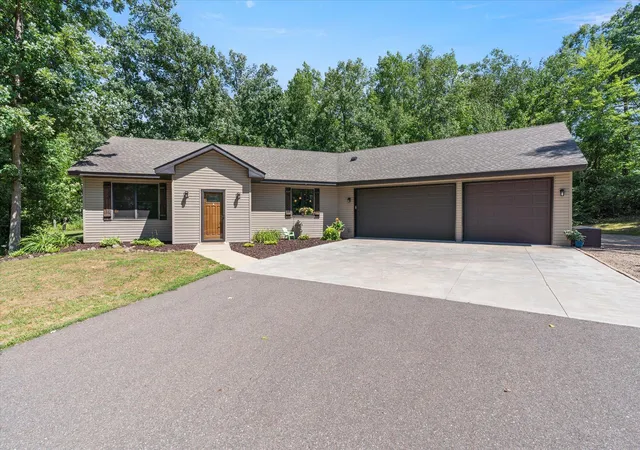 Photo 2 of Single family home for sale at 33006 Big Pine Holw Rd, Crosslake, MN 56442 | MLS# 7118593 | Listing updated on 2026-09-03