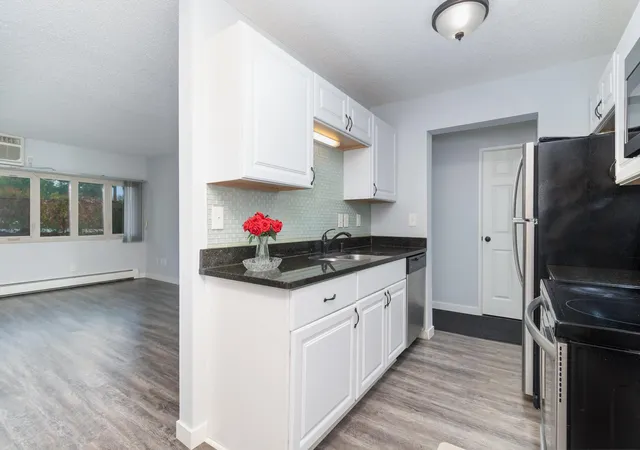 Photo 3 of Condo for sale at 4351 Parklawn Ave #7E, Minneapolis, MN 55435 | MLS# 7118617 | Listing updated on 2026-08-27