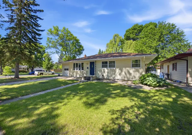 Photo 2 of Single family home for sale at 1719 18th Street S, Moorhead, MN 56560 | MLS# 7118631 | Listing updated on 2026-08-28