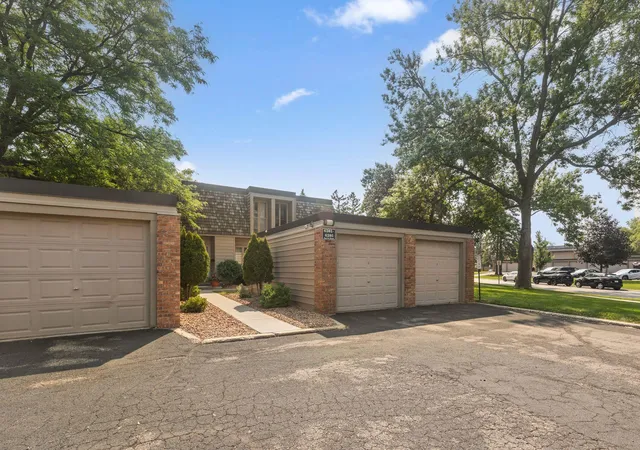Photo 2 of Single family home for sale at 6301 Barrie Rd, Minneapolis, MN 55435 | MLS# 7118645 | Listing updated on 2026-08-01