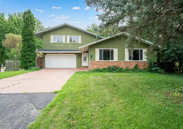 Photo 1 of Single family home for sale at 1304 Gage Ct Nw, Rochester, MN 55901 | MLS# 7118683 | Listing updated on 2026-08-31