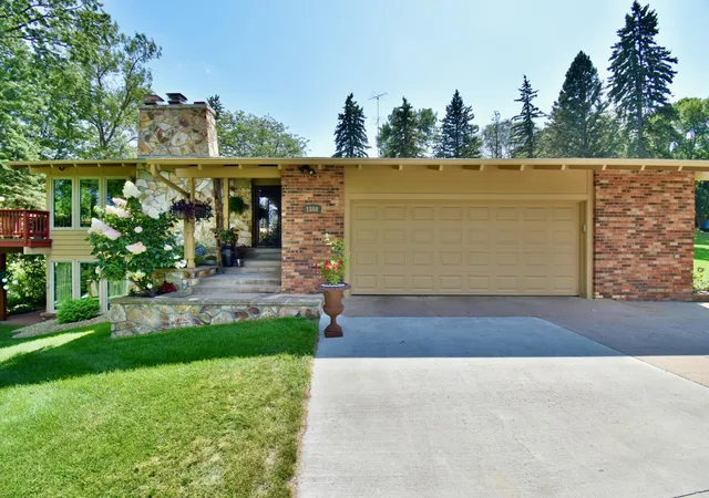 Photo 2 of Single family home for sale at 1800 Linda Ln, Saint Cloud, MN 56301 | MLS# 7118687 | Listing updated on 2026-09-05